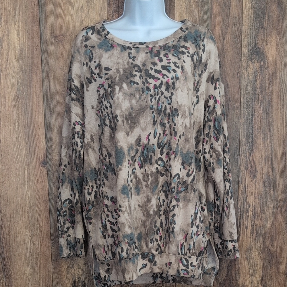 White Birch Multicolor Animal Print Oversized Shirt S                 D406